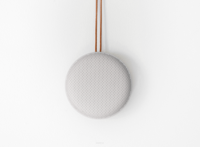 Small speaker